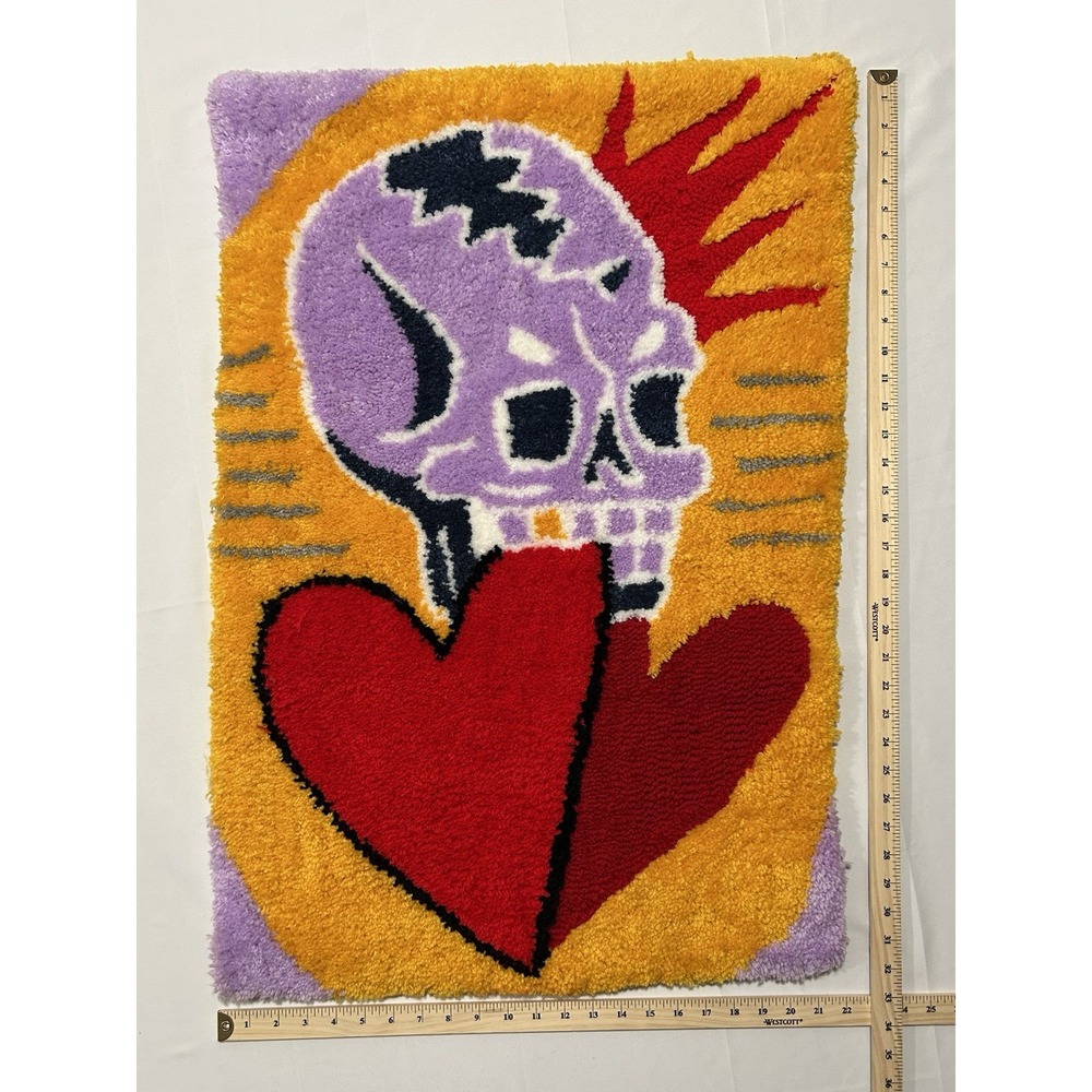 Hand Tufted Rug Or Wall Art By Mexican Tattoo Artist 22" x 32" Skull Hearts - Picture 5 of 6